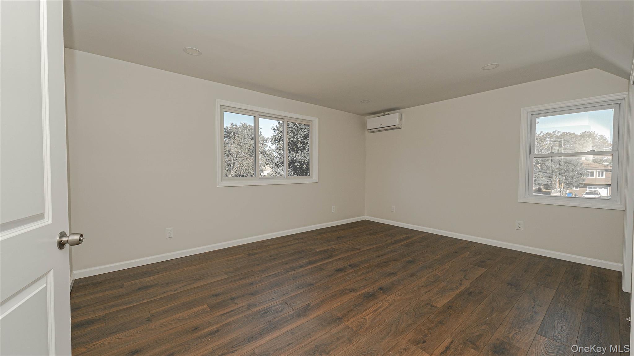 786 4th Avenue, Bay Shore, NY 11706