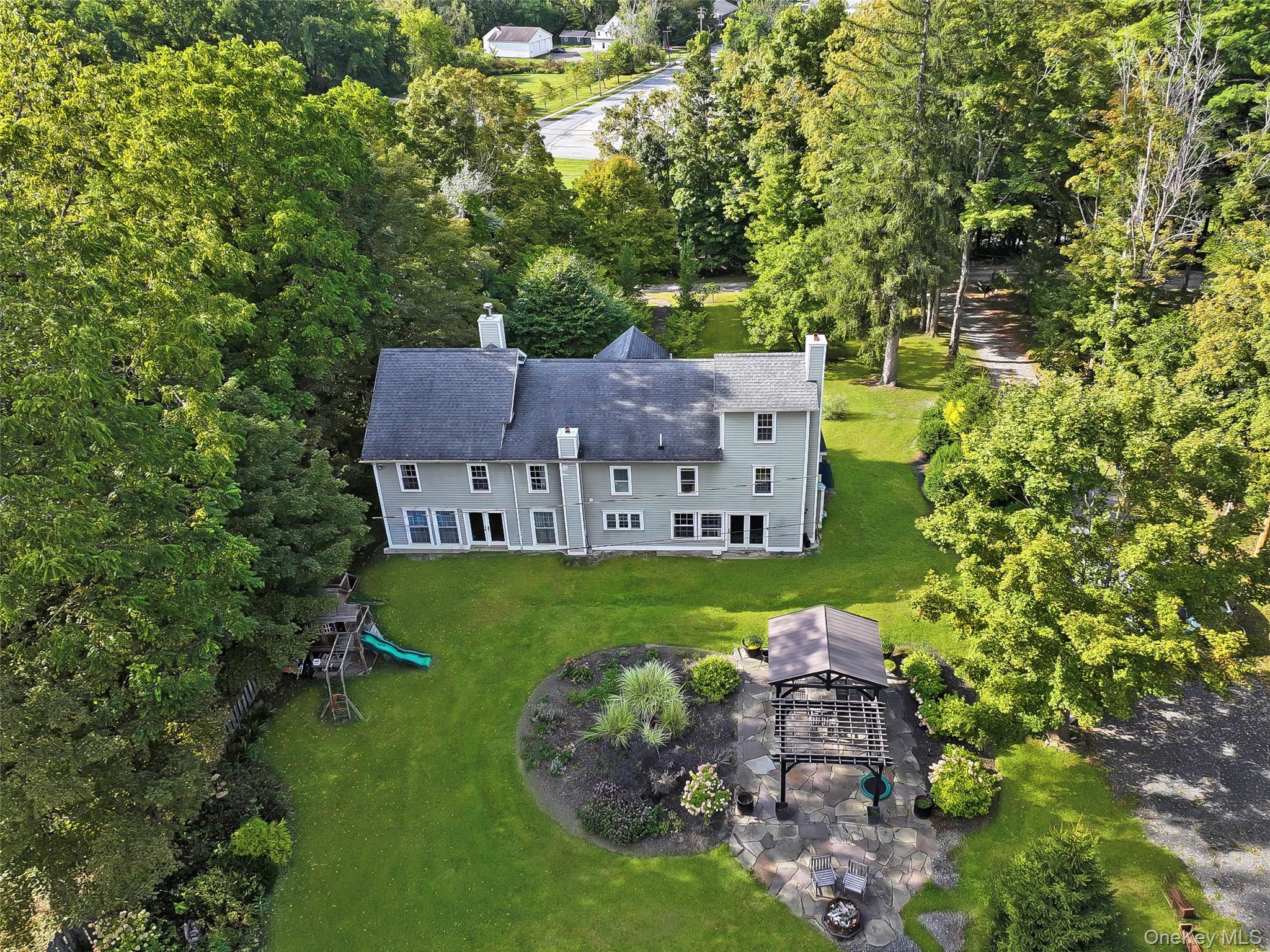 10 Stagecoach Lane, Amenia, NY 12501