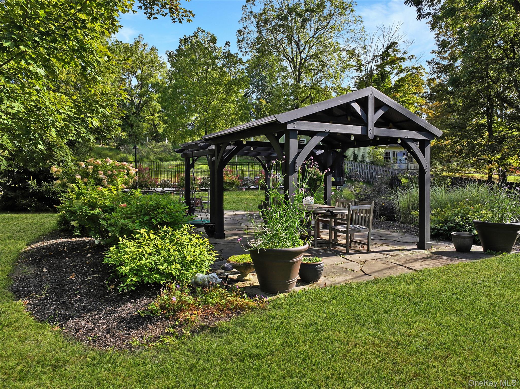 10 Stagecoach Lane, Amenia, NY 12501