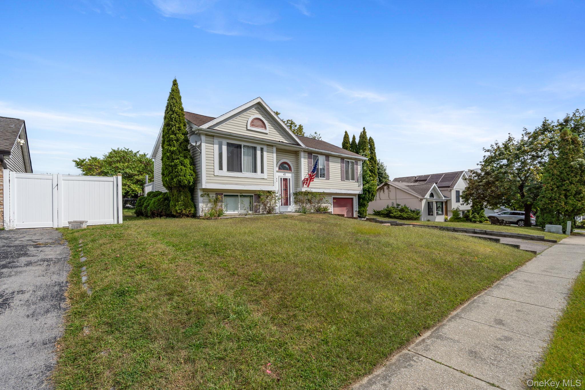 41 Iris Circle, Beacon, NY 12508