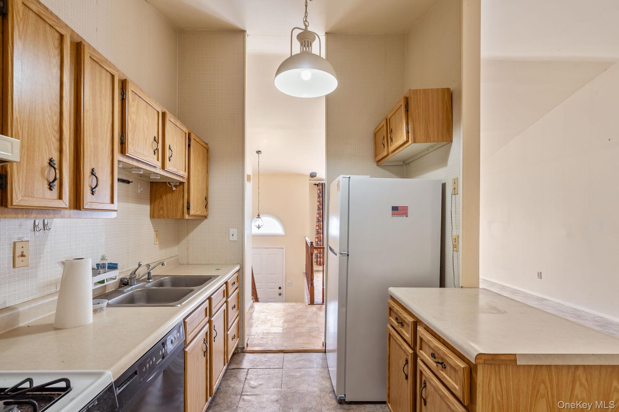 41 Iris Circle, Beacon, NY 12508