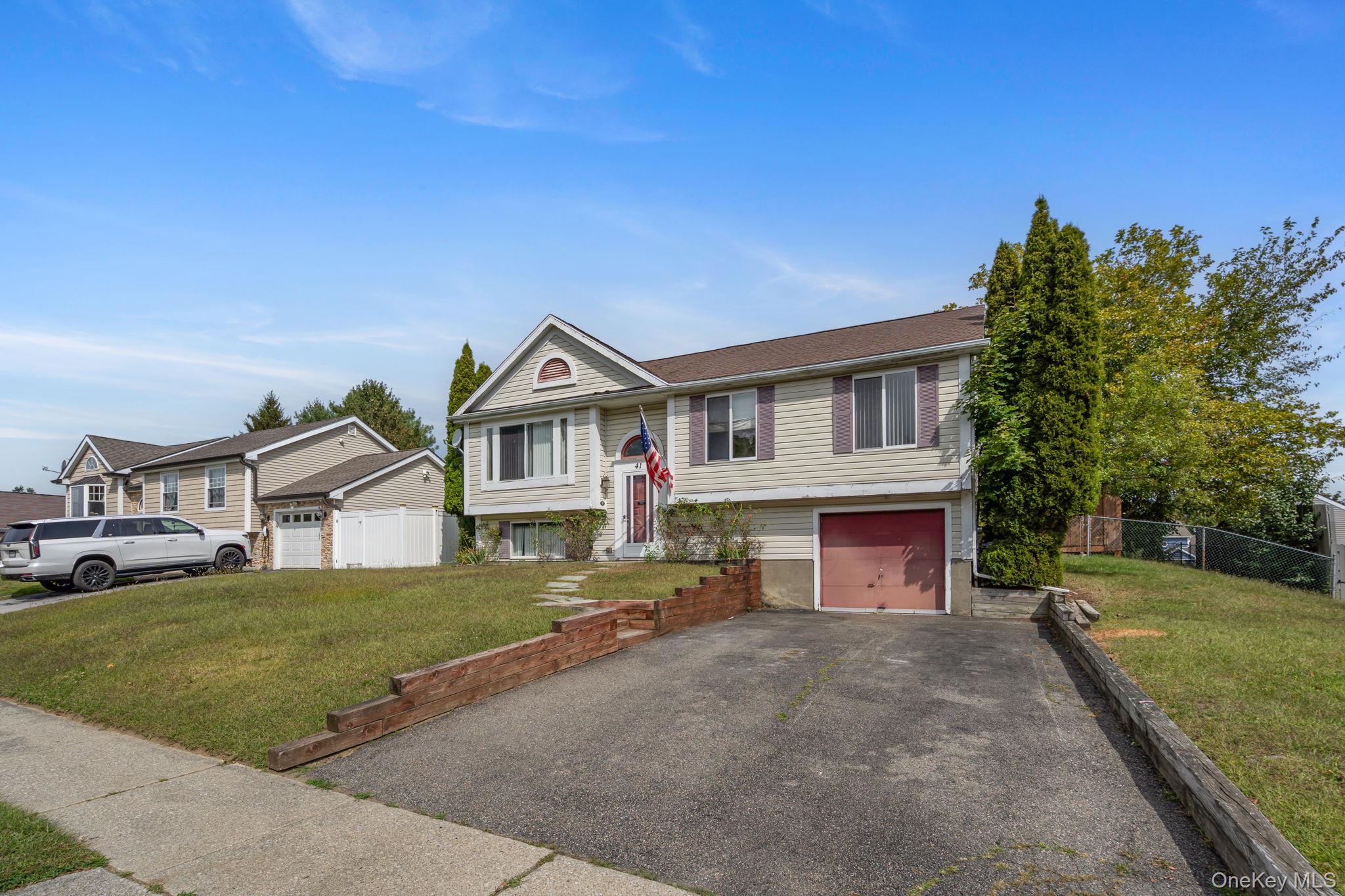 41 Iris Circle, Beacon, NY 12508