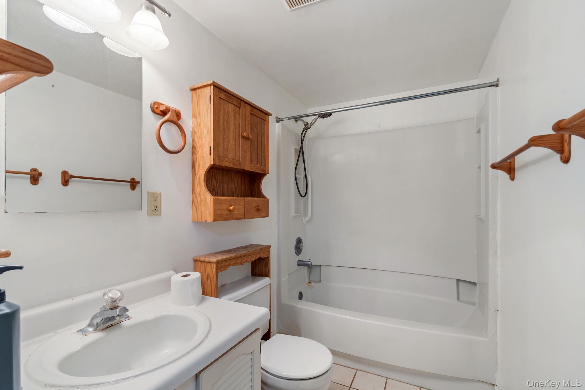 41 Iris Circle, Beacon, NY 12508