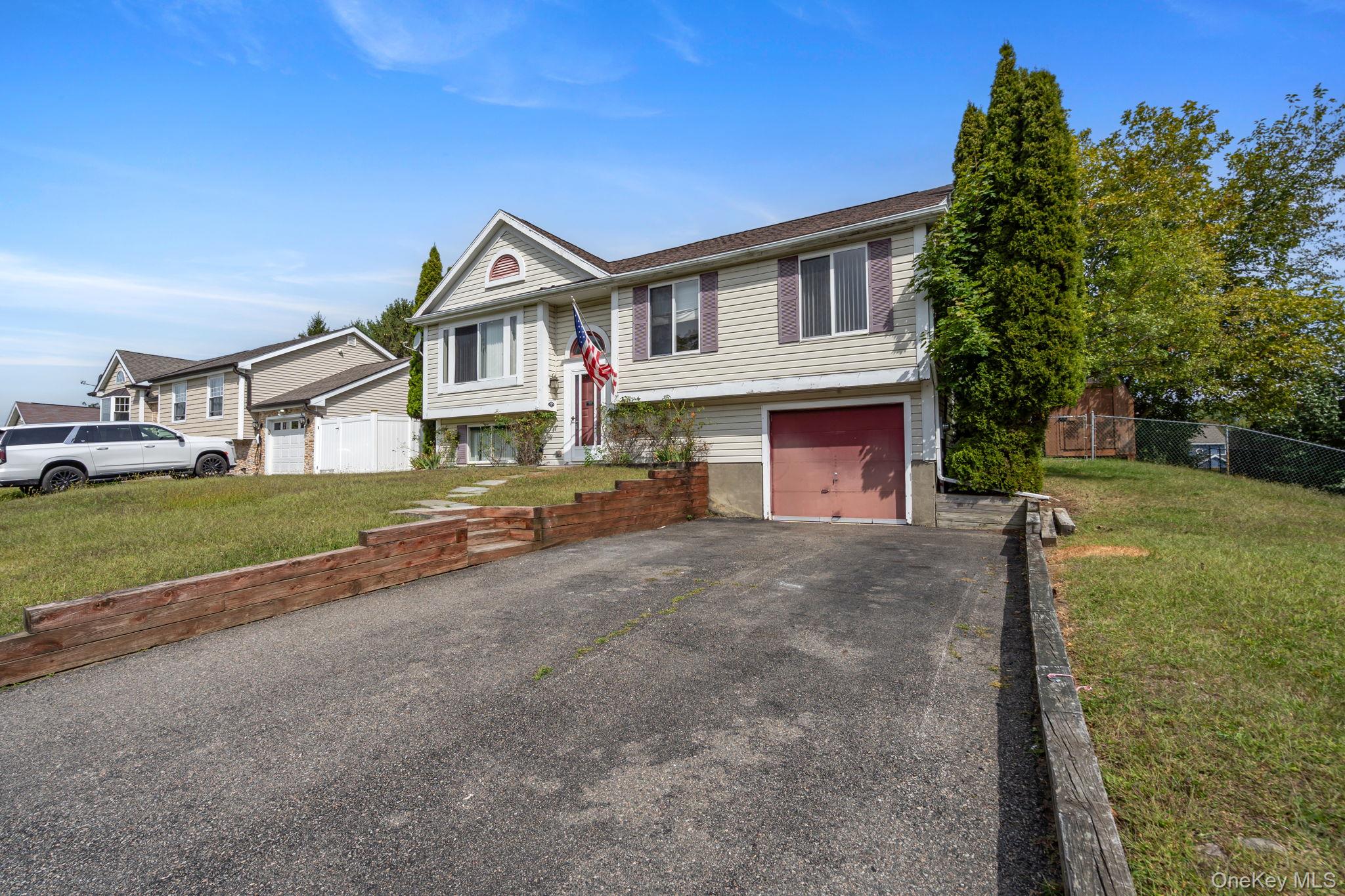 41 Iris Circle, Beacon, NY 12508