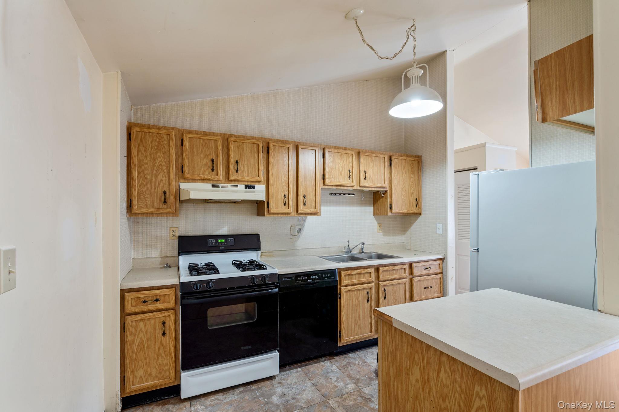 41 Iris Circle, Beacon, NY 12508