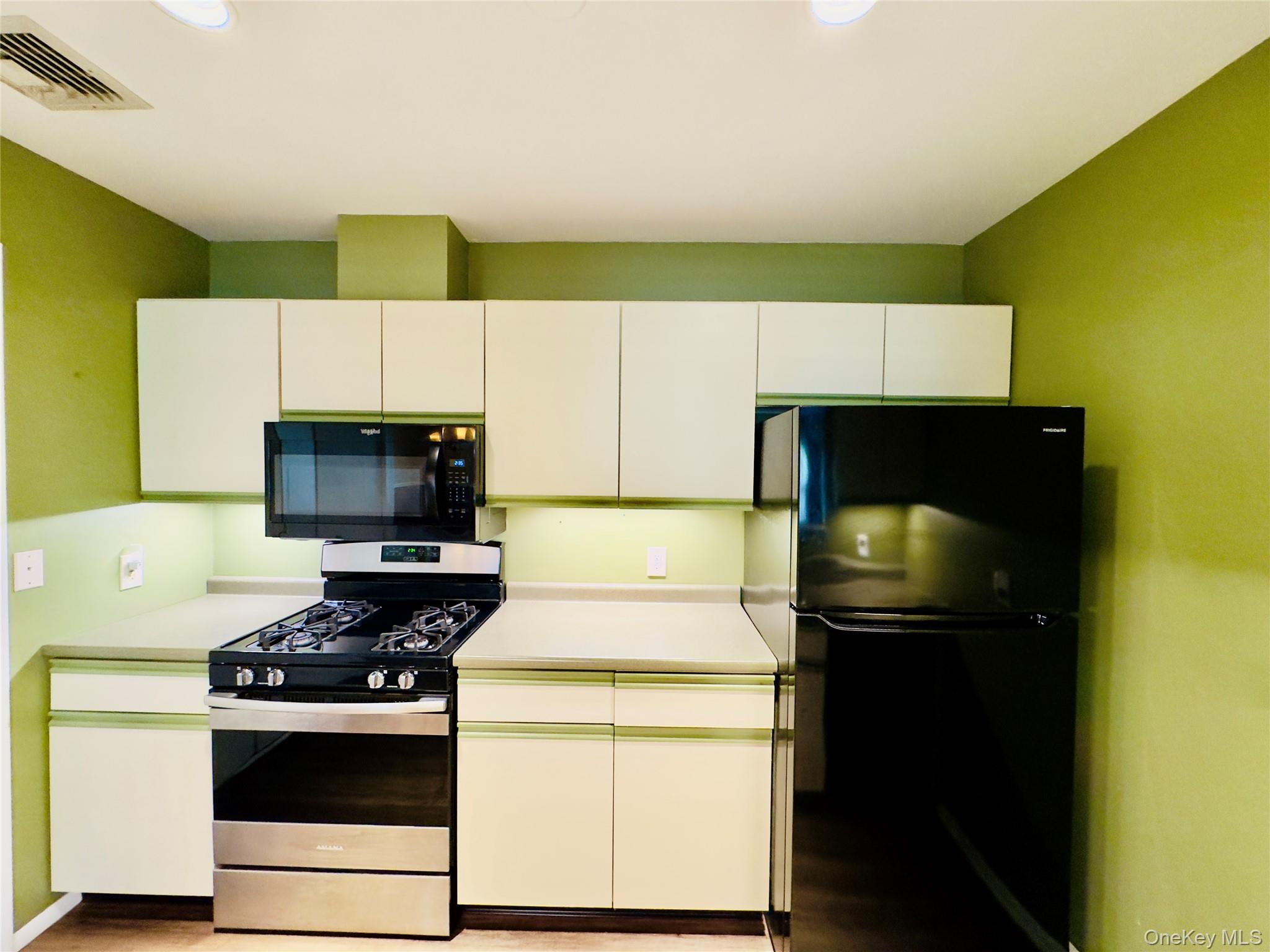 193 Deer Ct Drive, Middletown, NY 10940