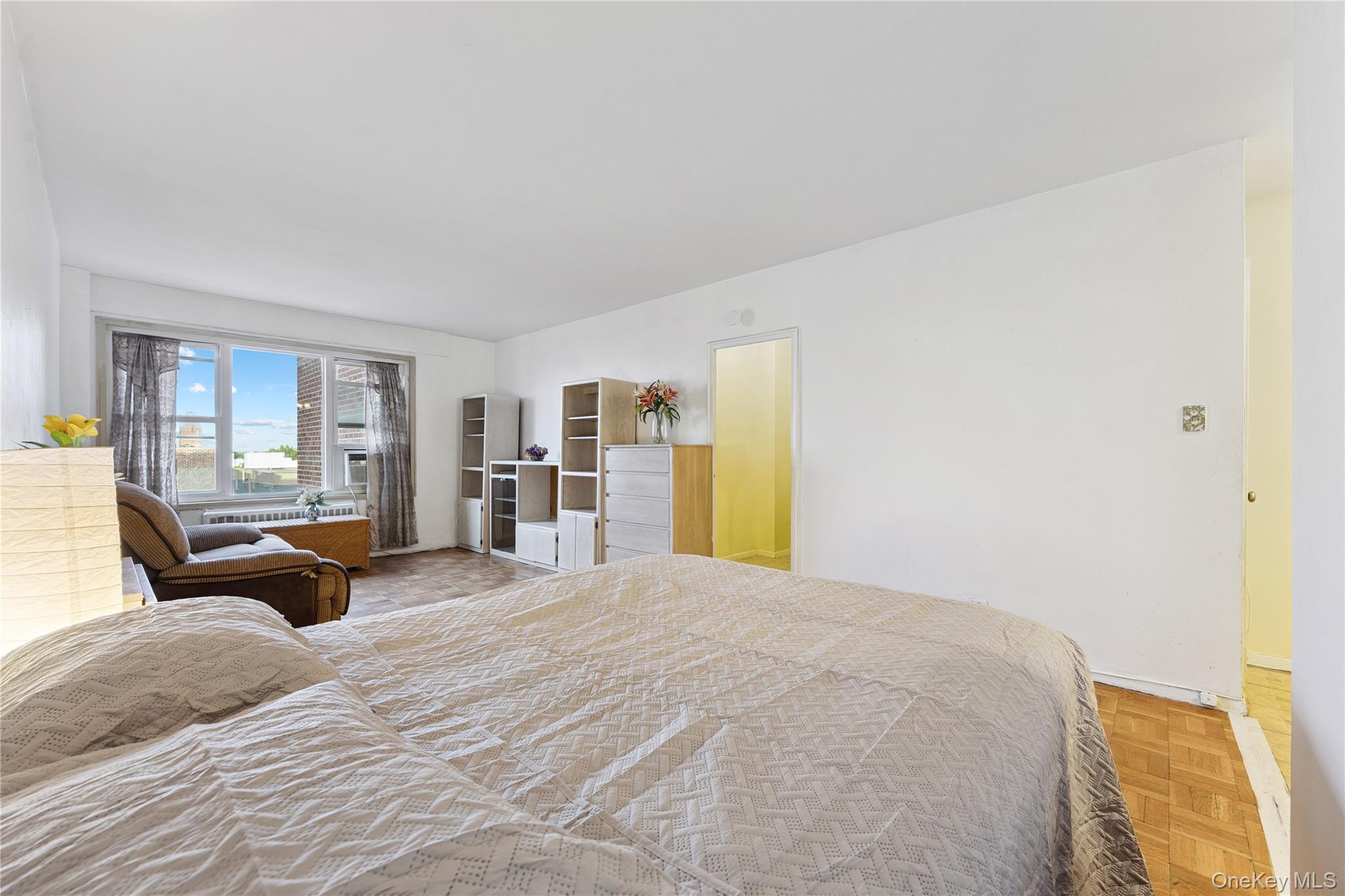 110-45 Queens Blvd # 807, Forest Hills, NY 11375