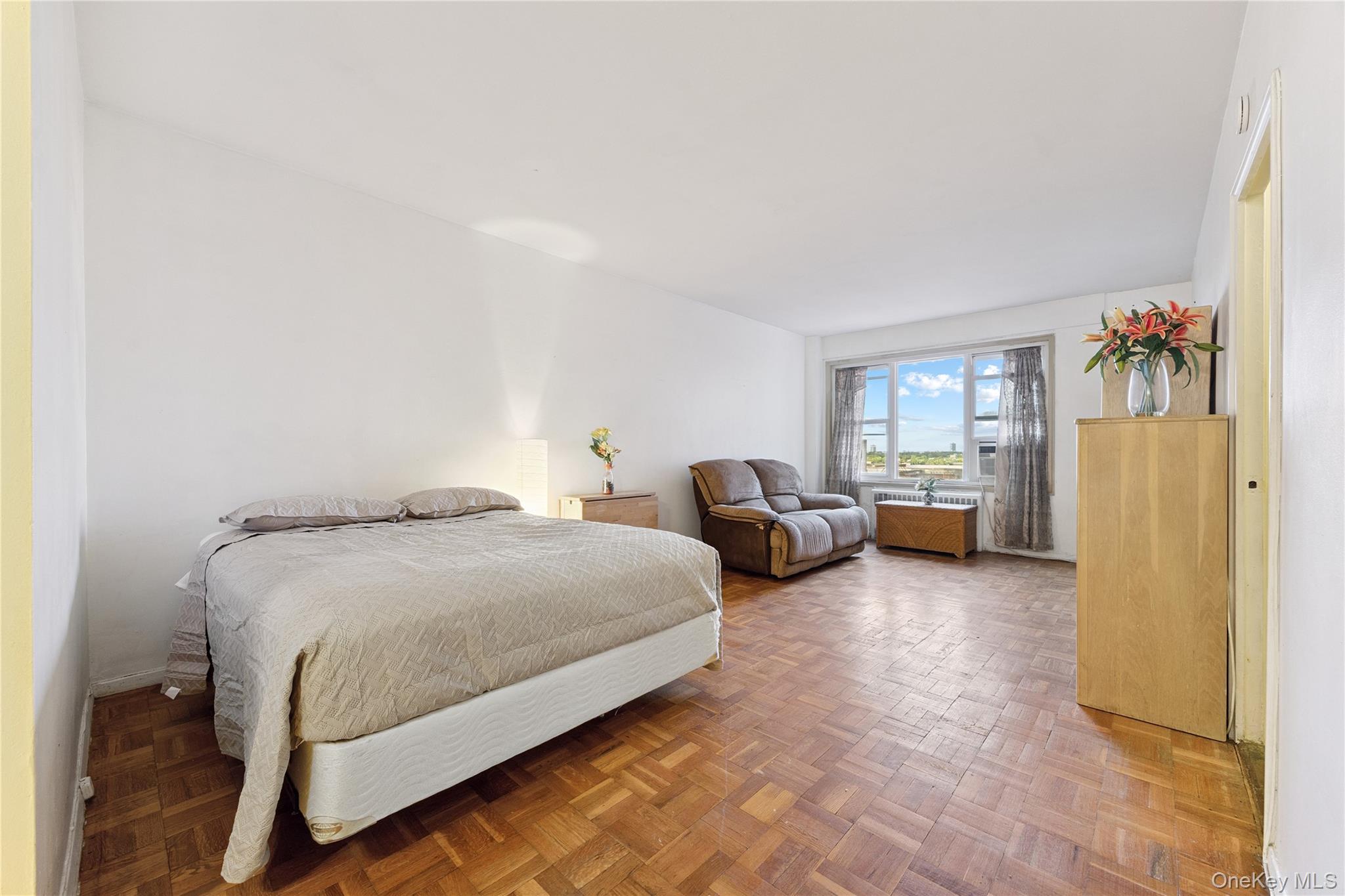 110-45 Queens Blvd # 807, Forest Hills, NY 11375