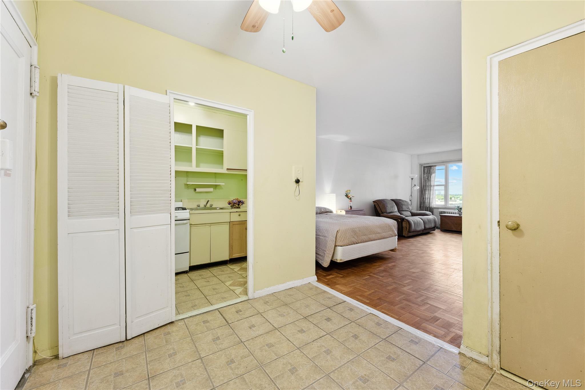 110-45 Queens Blvd # 807, Forest Hills, NY 11375