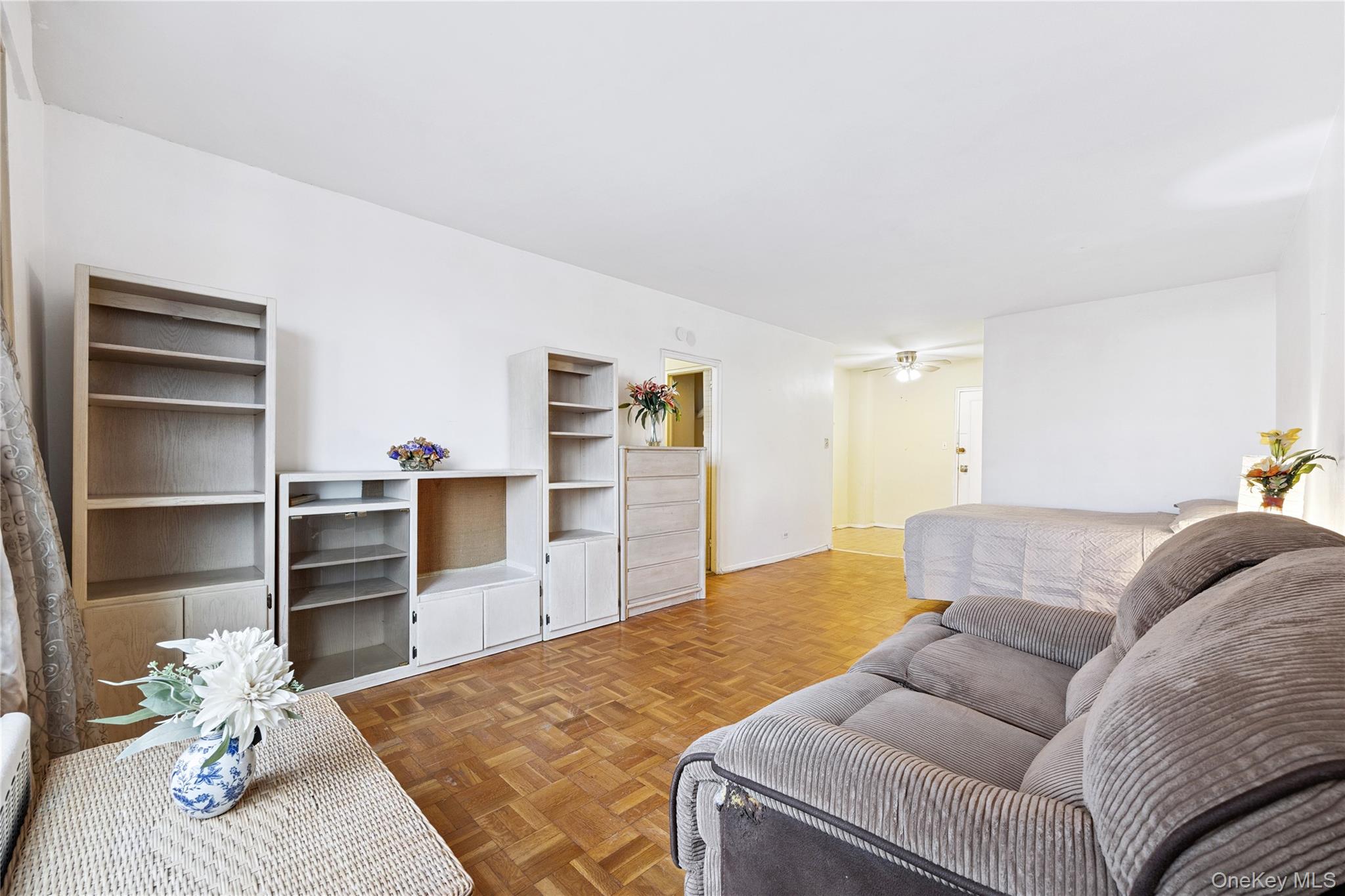 110-45 Queens Blvd # 807, Forest Hills, NY 11375