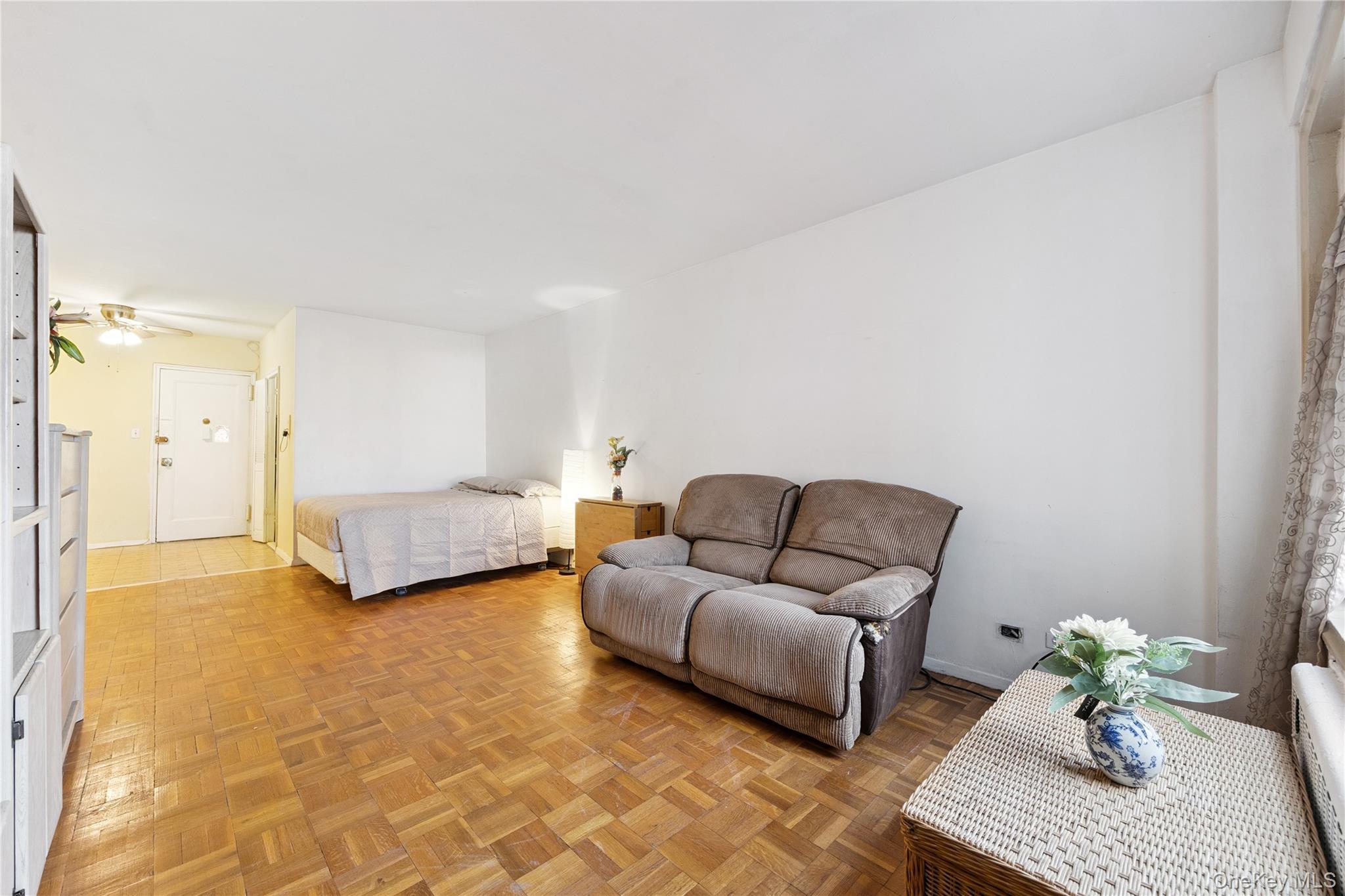 110-45 Queens Blvd # 807, Forest Hills, NY 11375