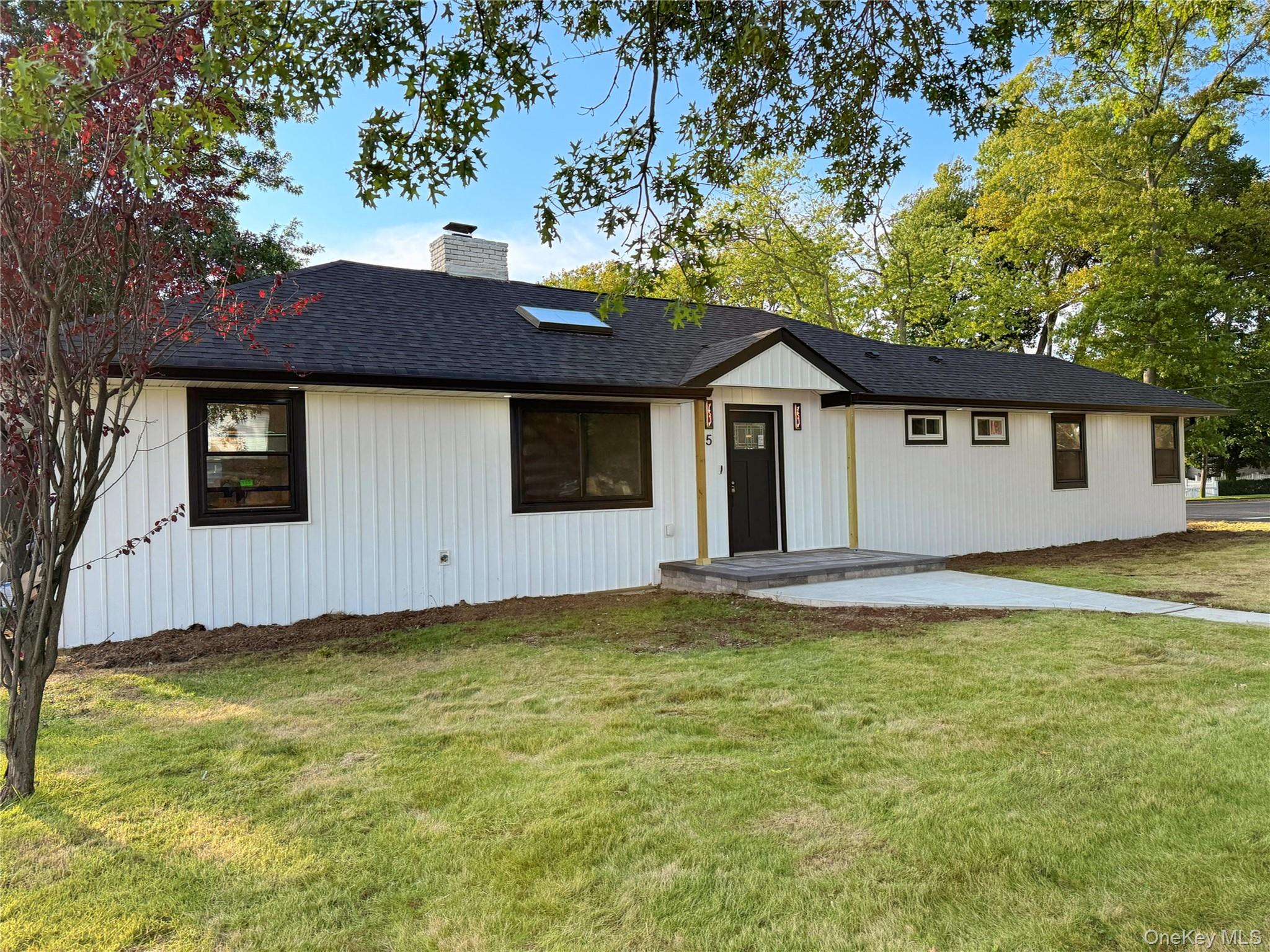 5 Huron Avenue, Massapequa, NY 11758