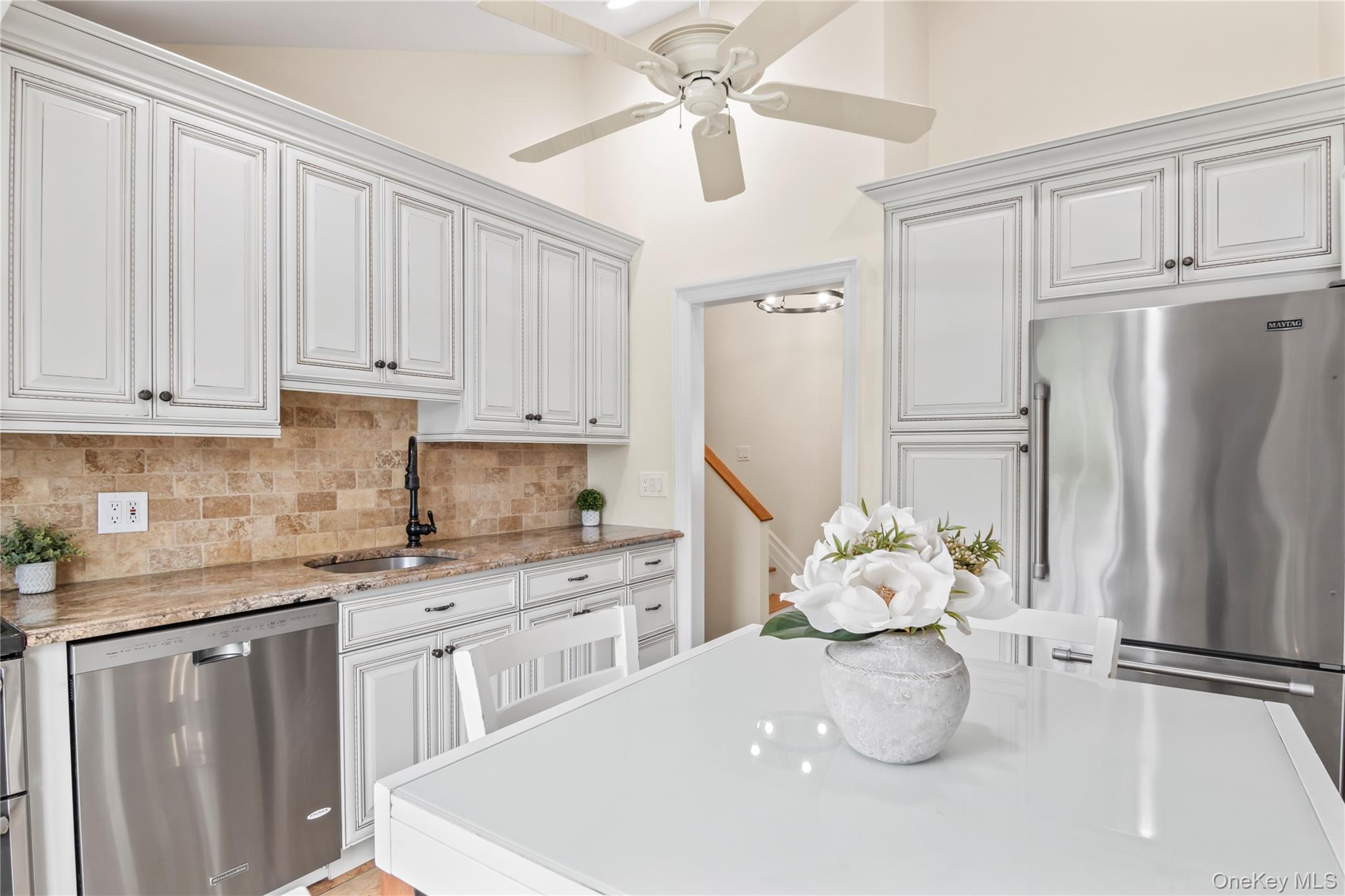 8 Gates Avenue, Plainview, NY 11803