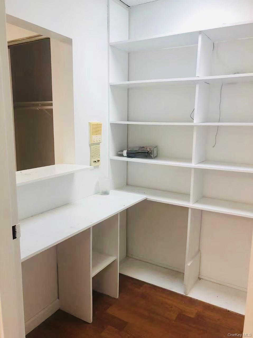 133 - 36 41st Road # 2G, Flushing, NY 11355