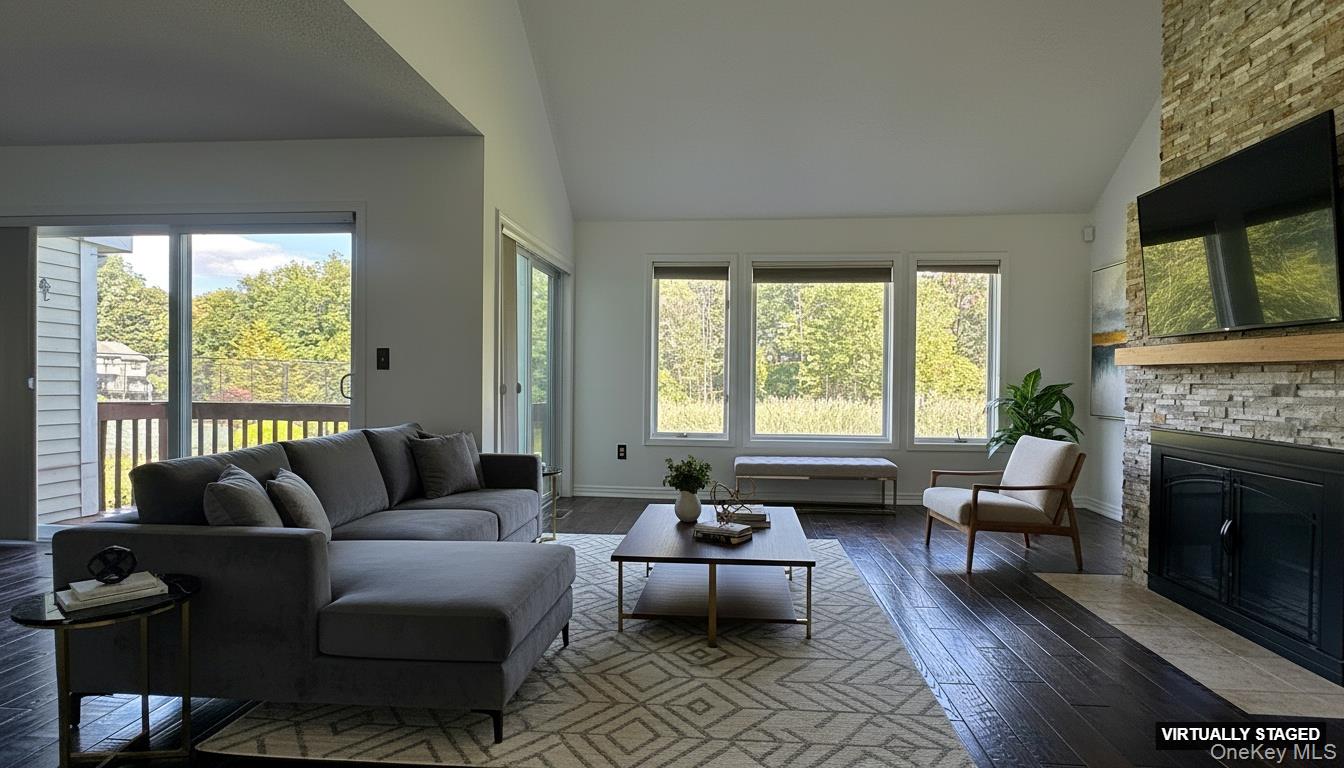 21 Twin Ponds Drive, Kingston, NY 12401