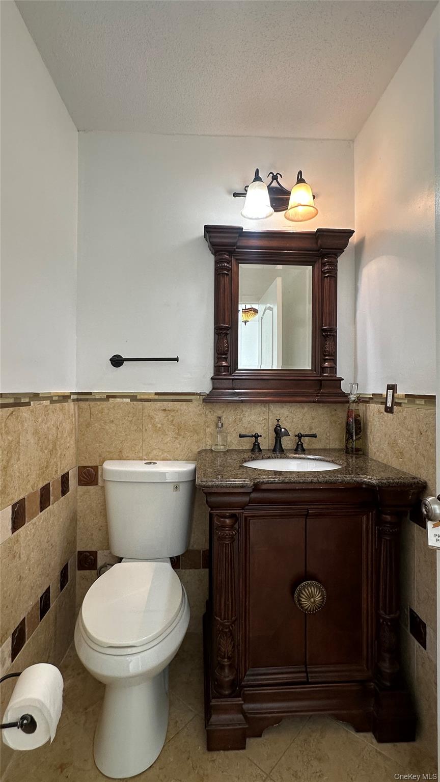 21 Twin Ponds Drive, Kingston, NY 12401