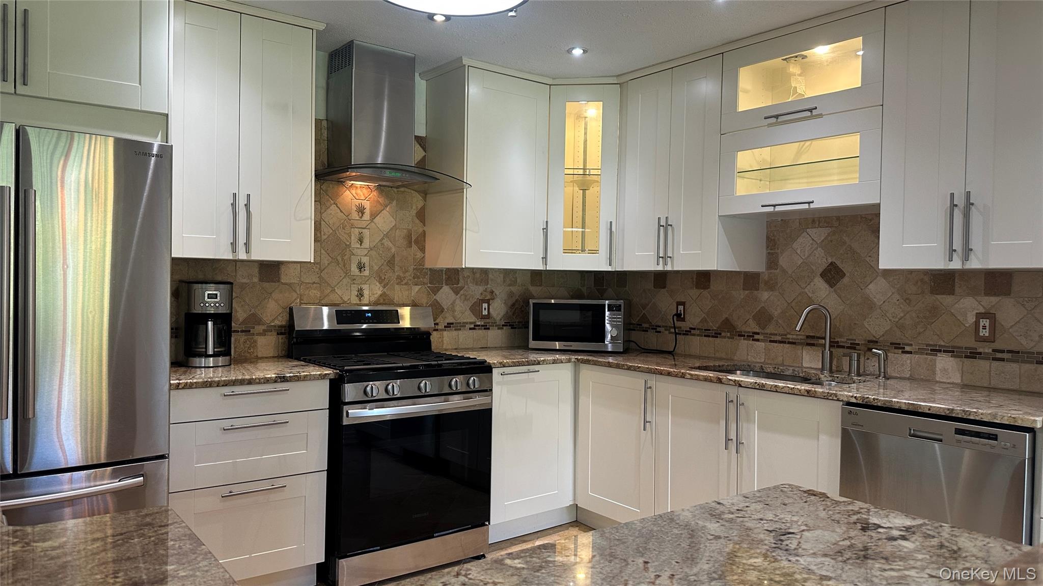 21 Twin Ponds Drive, Kingston, NY 12401