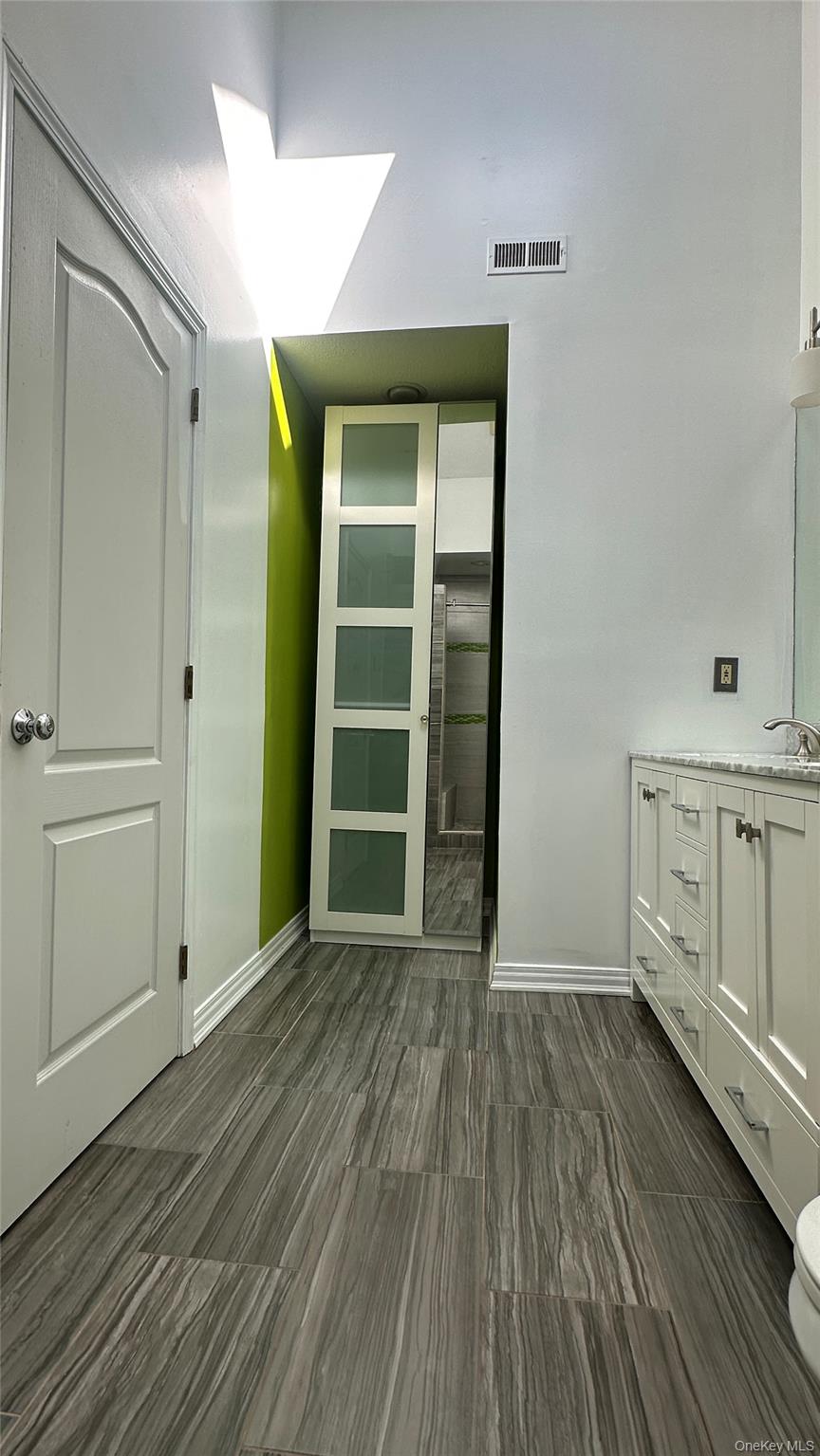 21 Twin Ponds Drive, Kingston, NY 12401