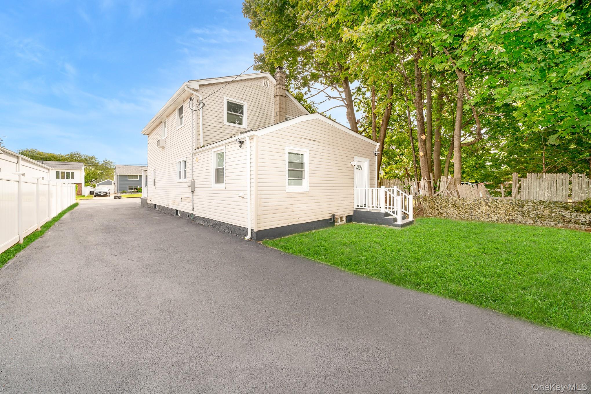 24 Calvert Avenue, West Babylon, NY 11704