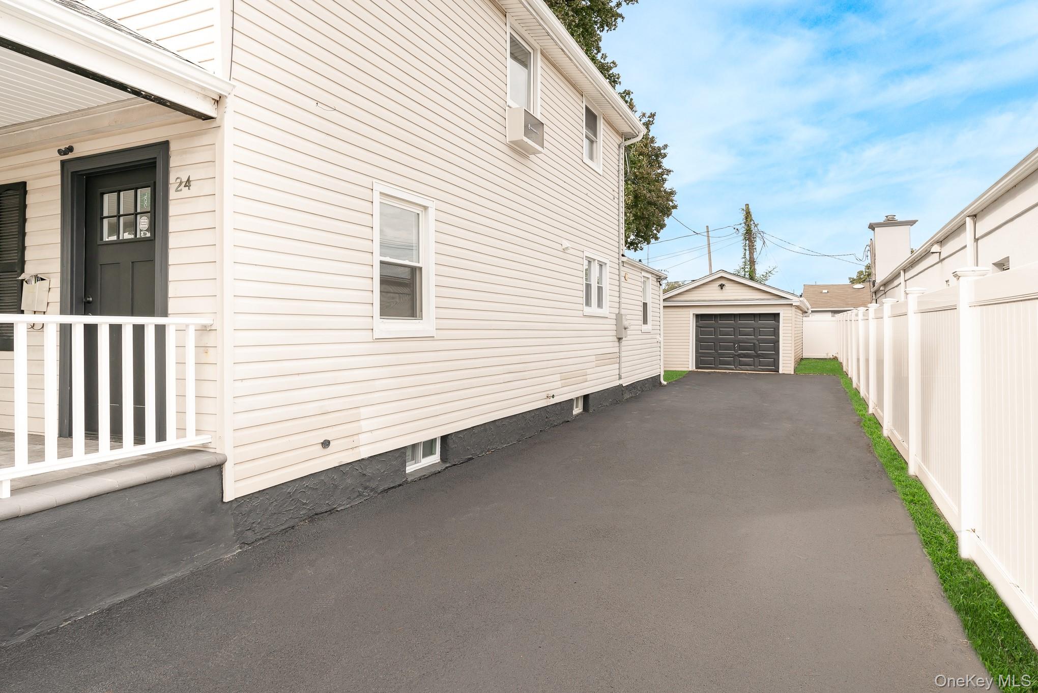 24 Calvert Avenue, West Babylon, NY 11704