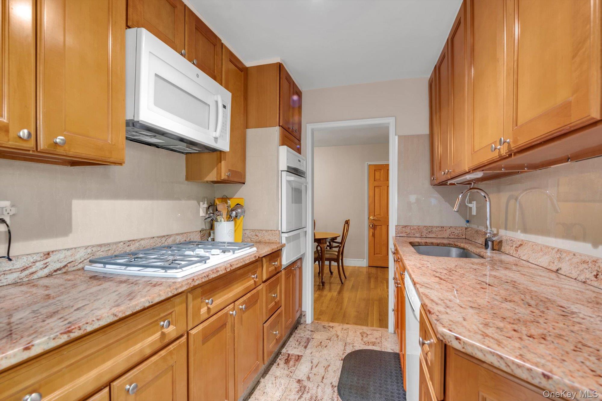 209-25 18th Avenue # 3J, Bayside, NY 11360