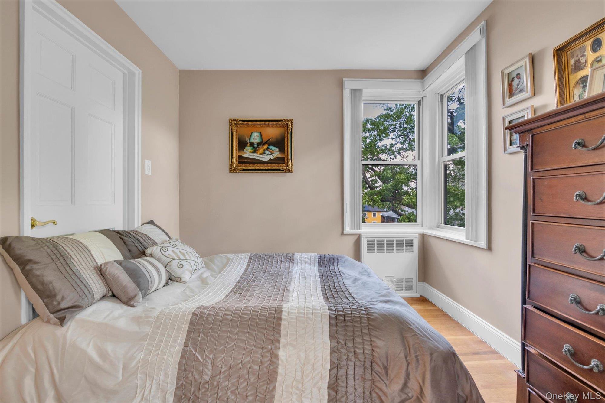 209-25 18th Avenue # 3J, Bayside, NY 11360