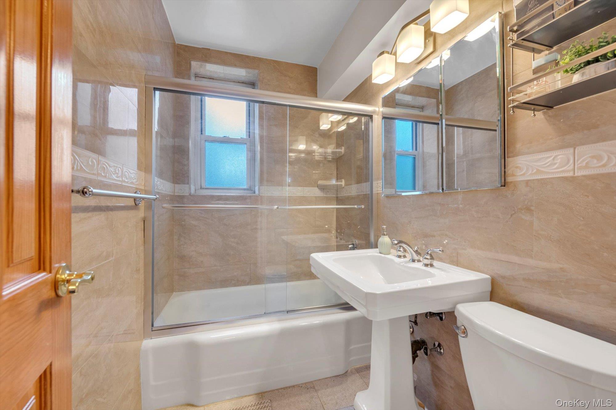 209-25 18th Avenue # 3J, Bayside, NY 11360