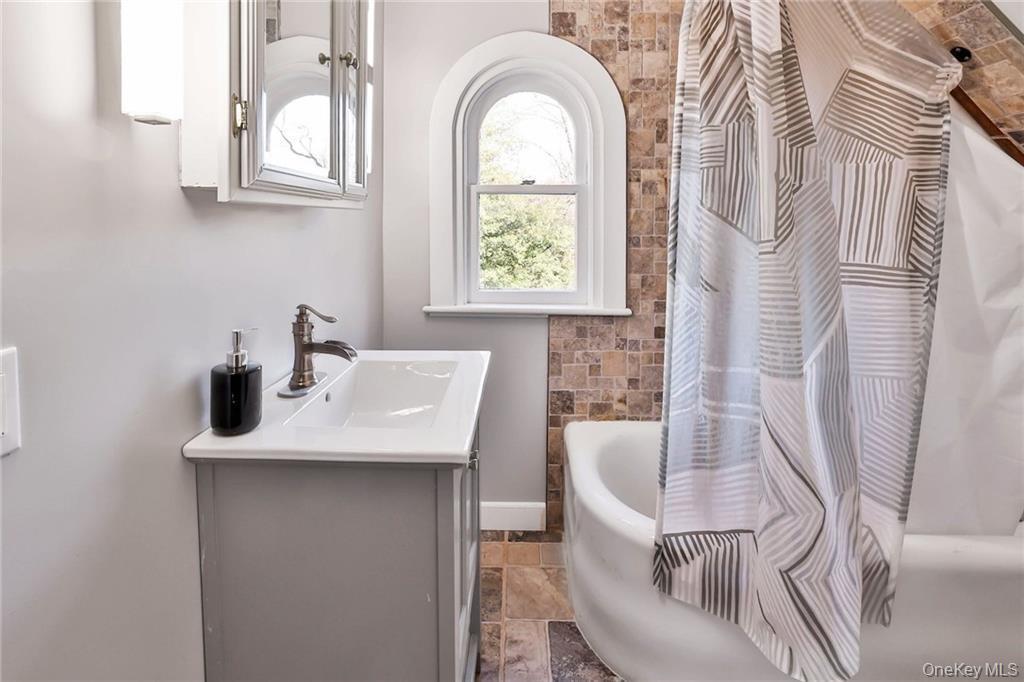 245 E Townline Road, West Nyack, NY 10994