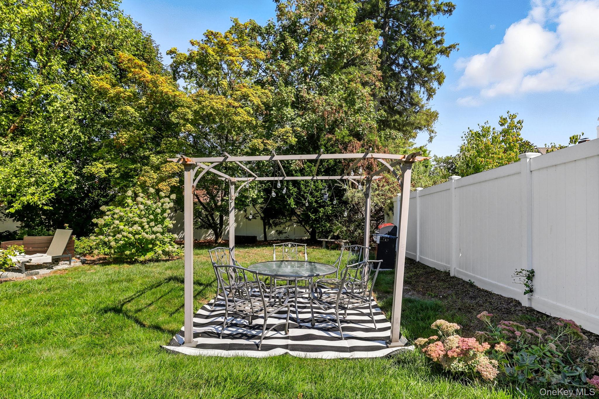 126 N Broadway, White Plains, NY 10603