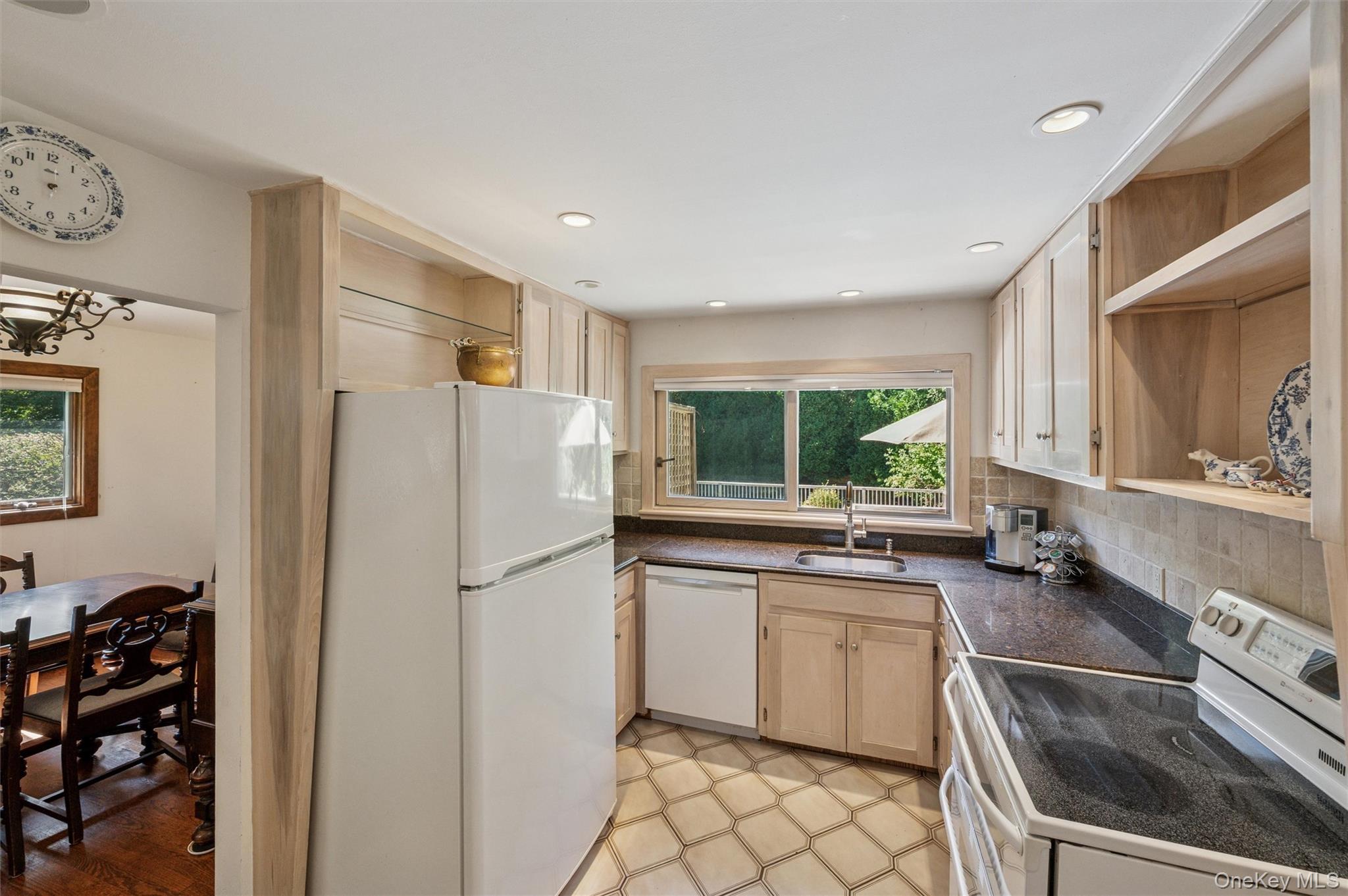 15 Windwood Court, Westhampton, NY 11977