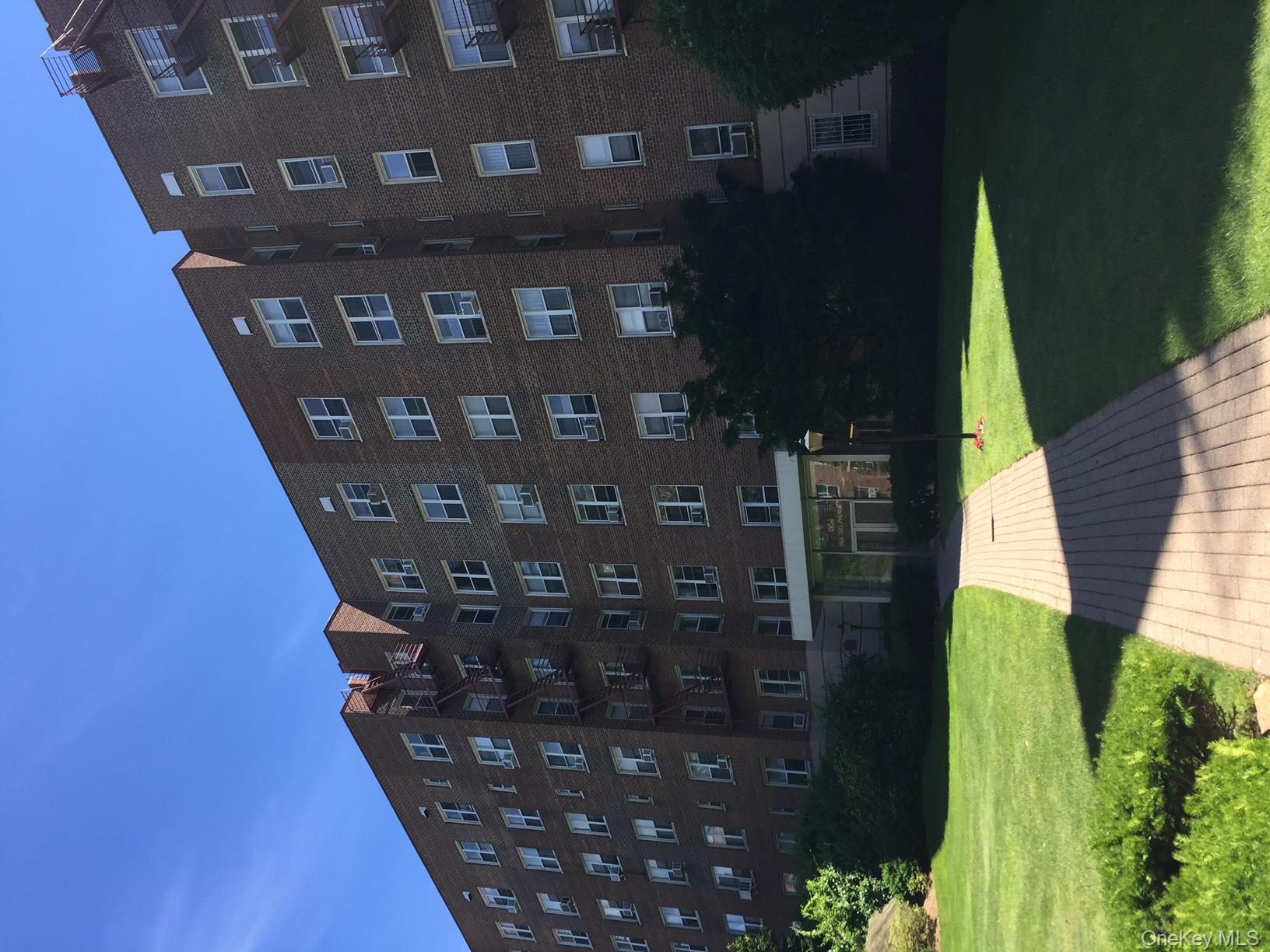 1304 Midland Avenue # B-75, Yonkers, NY 10704