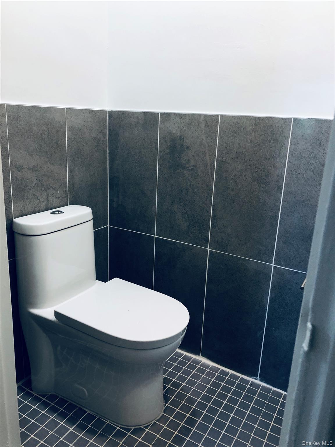 1304 Midland Avenue # B-75, Yonkers, NY 10704