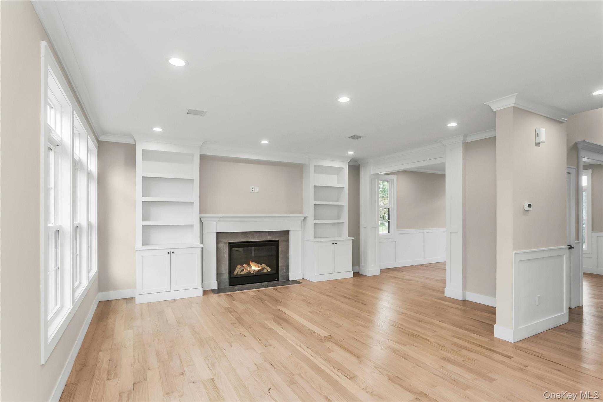 8 Sebree Place, Plainview, NY 11803