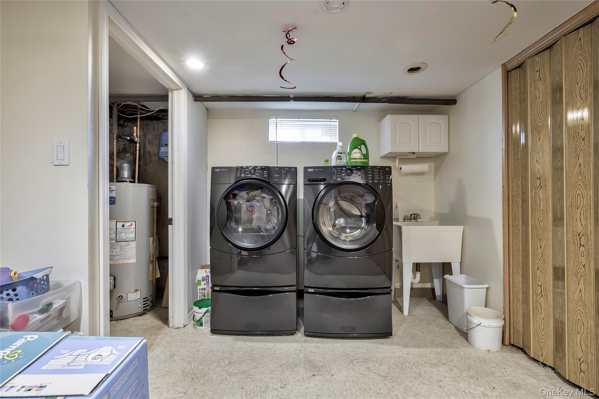 11 Jamaica Ave, Plainview, NY 11803