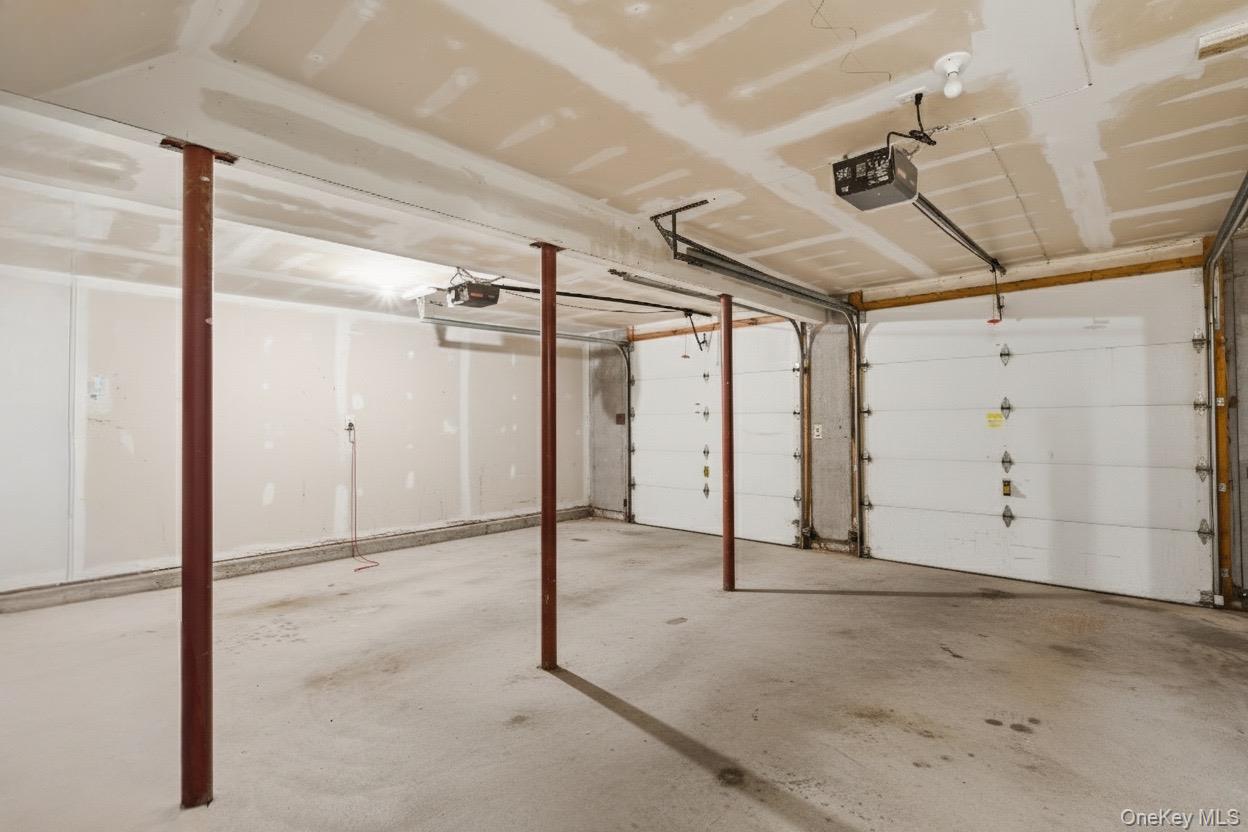 10 Woodhull Landing Road, Miller Place, NY 11764