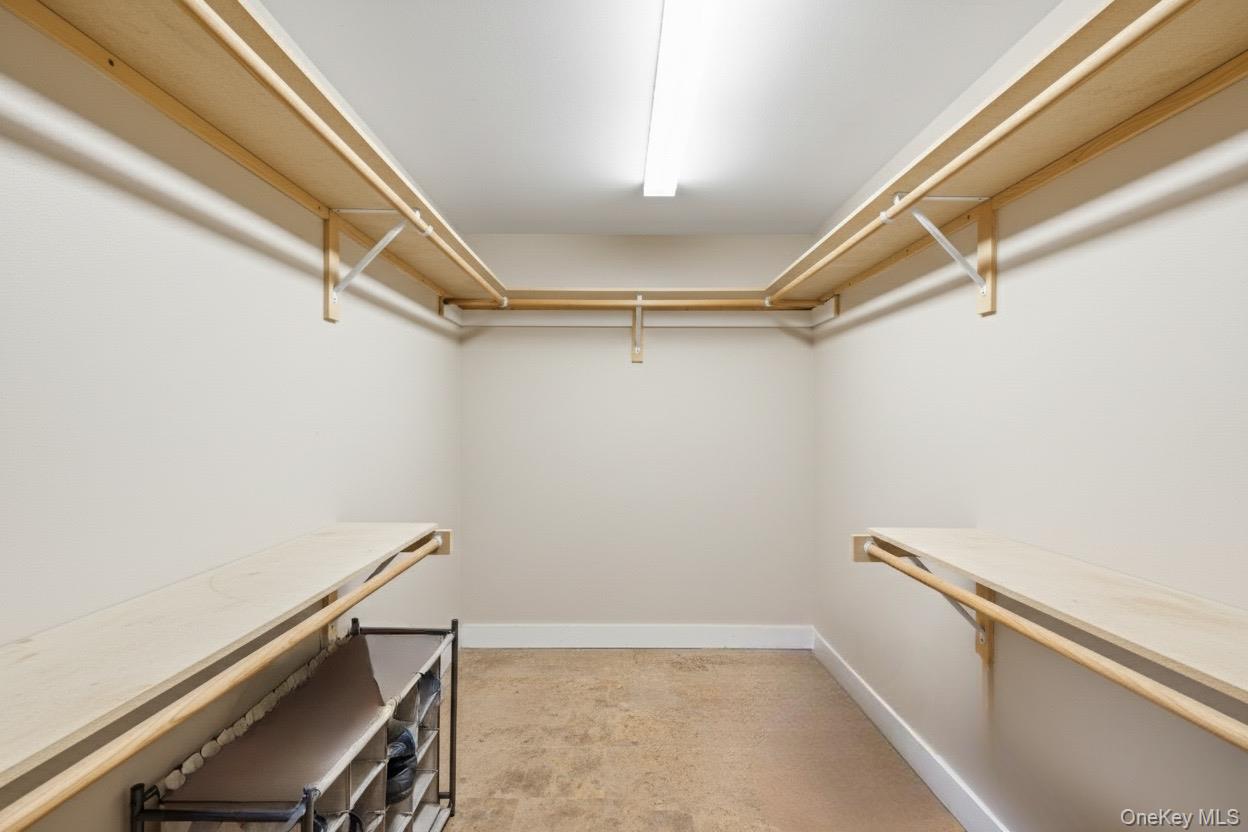 10 Woodhull Landing Road, Miller Place, NY 11764