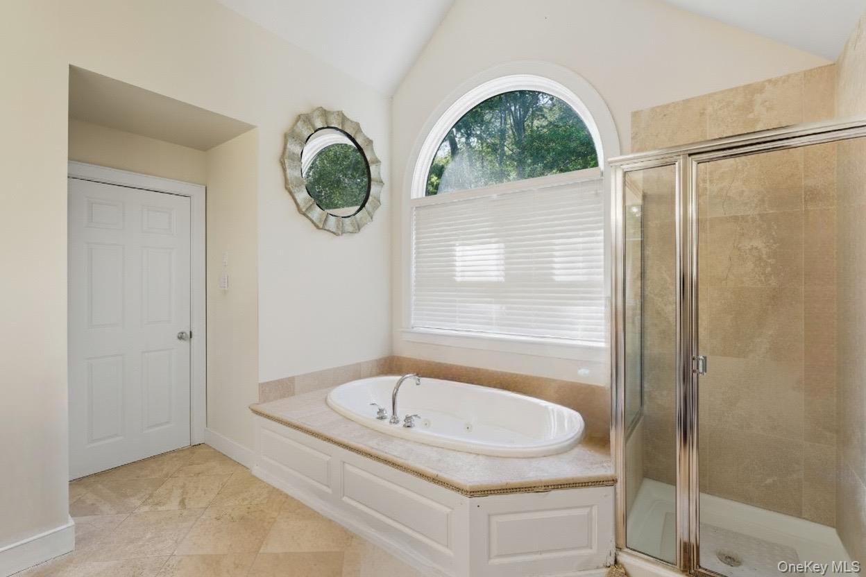 10 Woodhull Landing Road, Miller Place, NY 11764