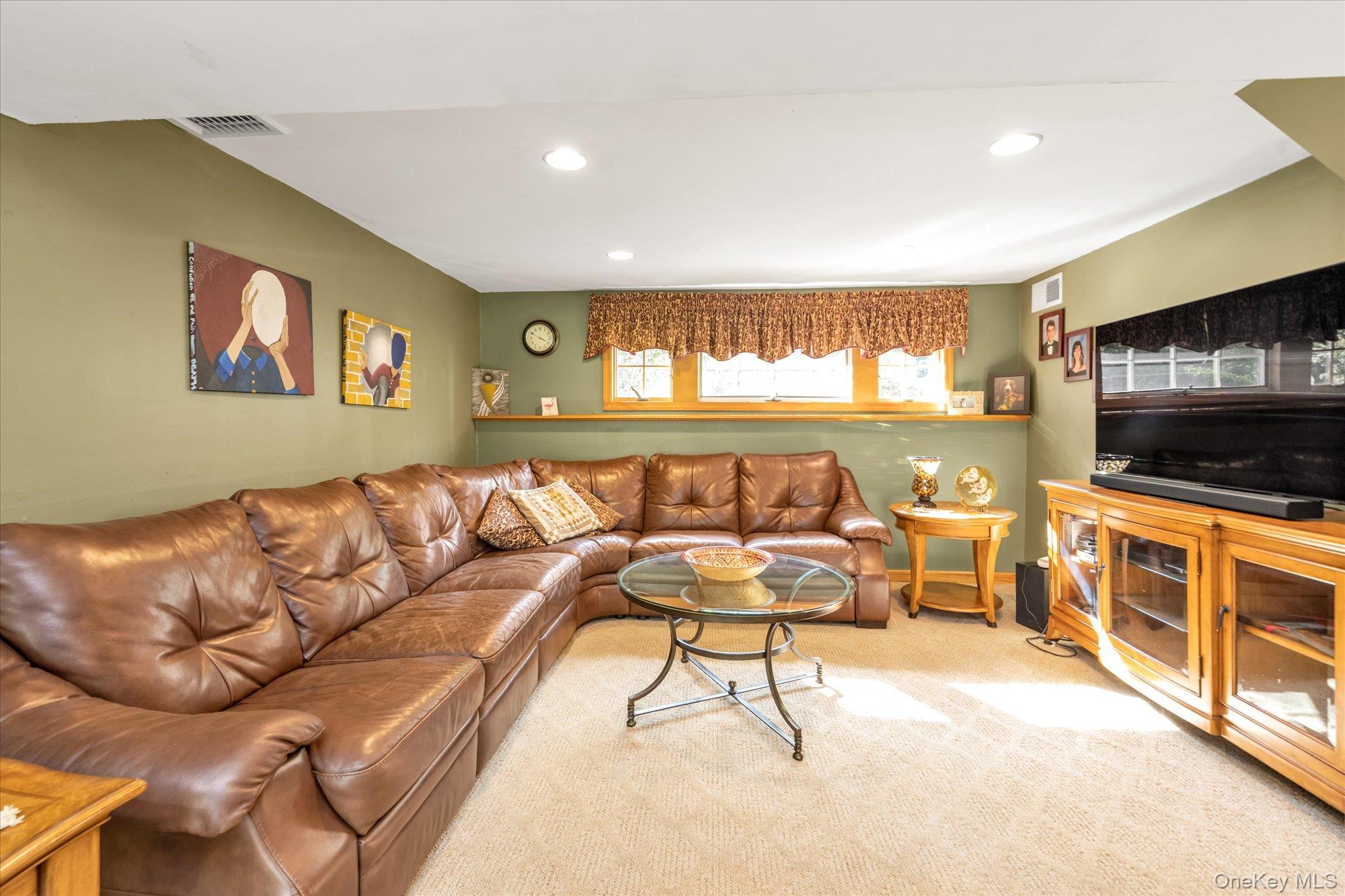 84 Lake Road, Greenlawn, NY 11740