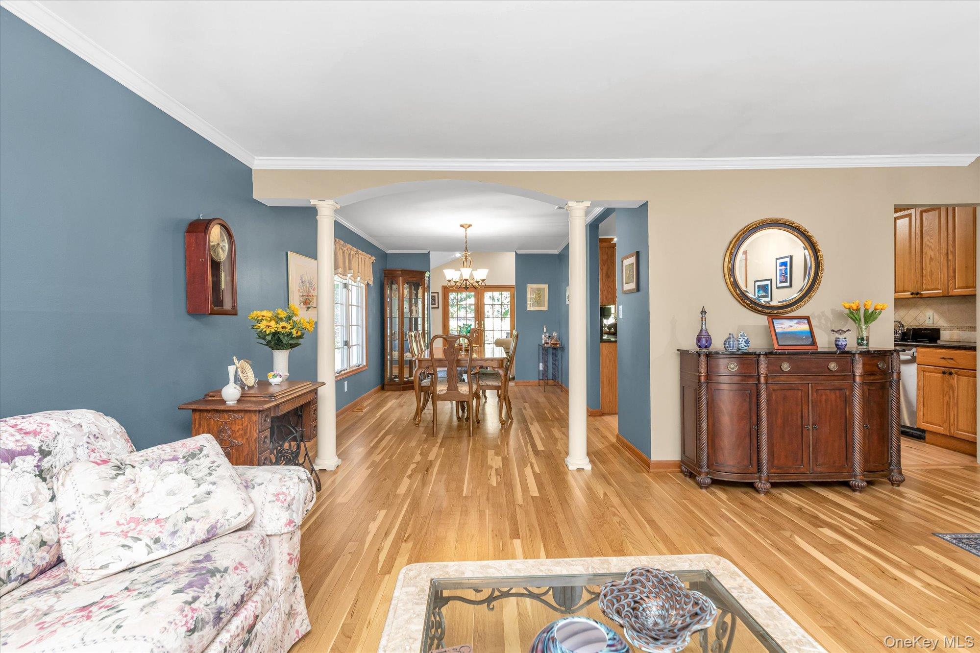 84 Lake Road, Greenlawn, NY 11740