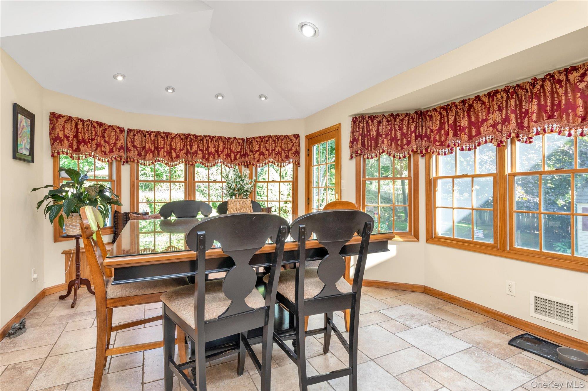 84 Lake Road, Greenlawn, NY 11740