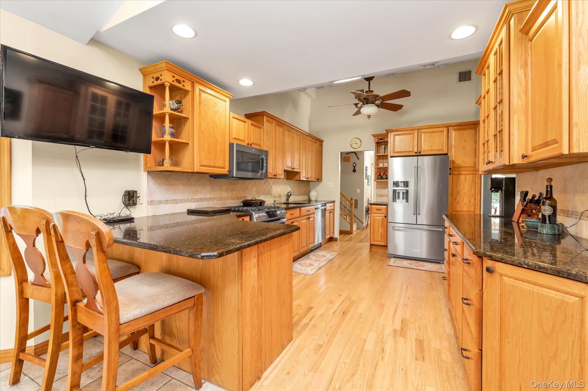 84 Lake Road, Greenlawn, NY 11740