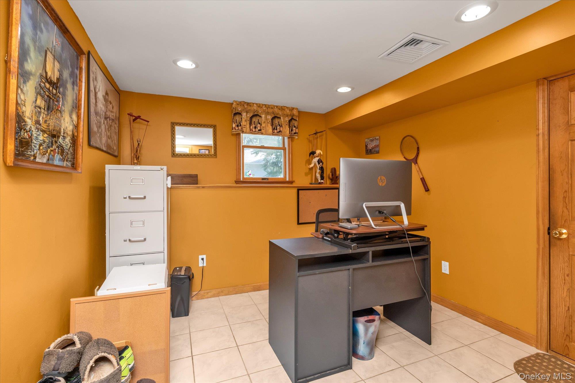 84 Lake Road, Greenlawn, NY 11740