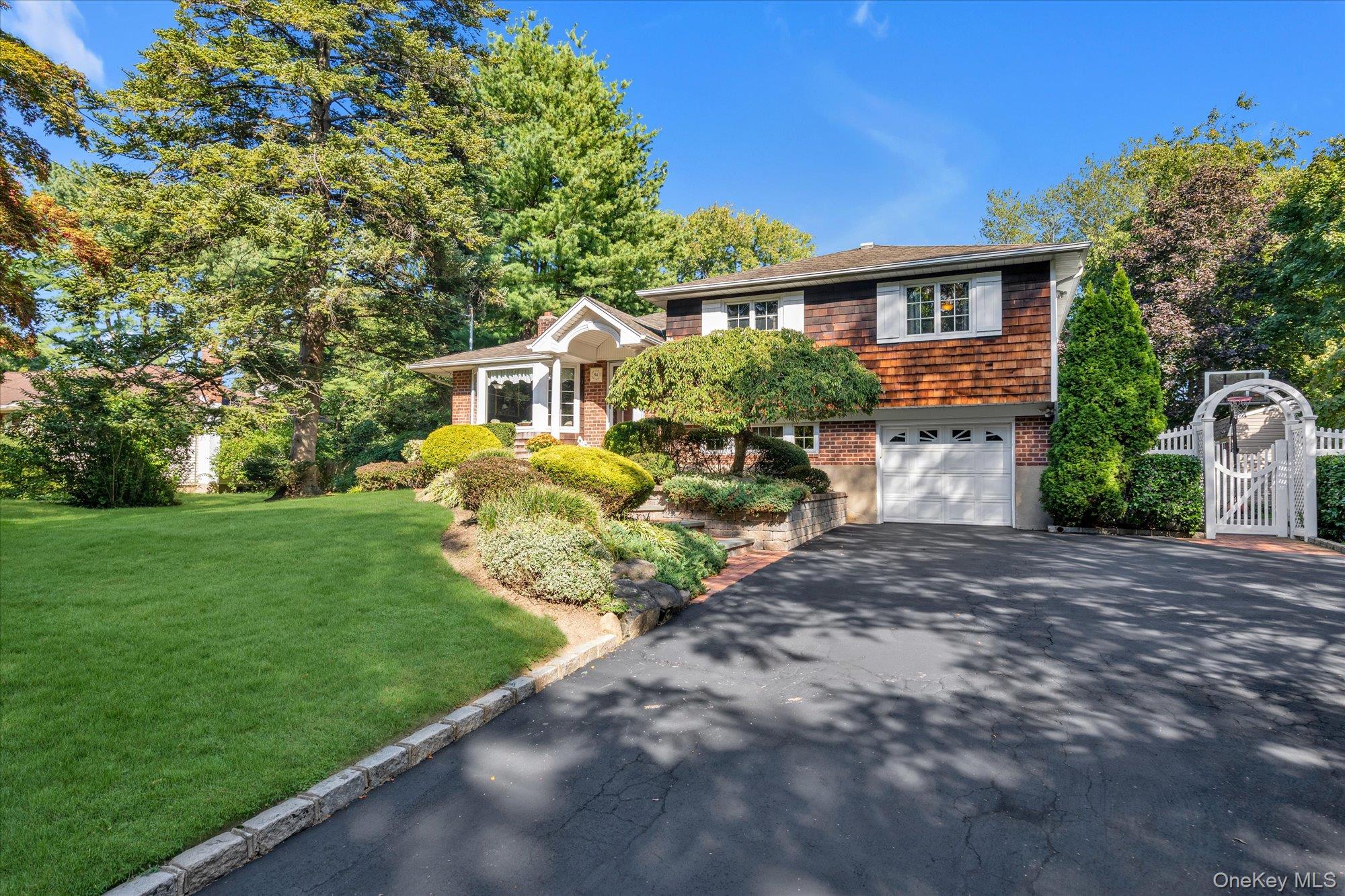 84 Lake Road, Greenlawn, NY 11740