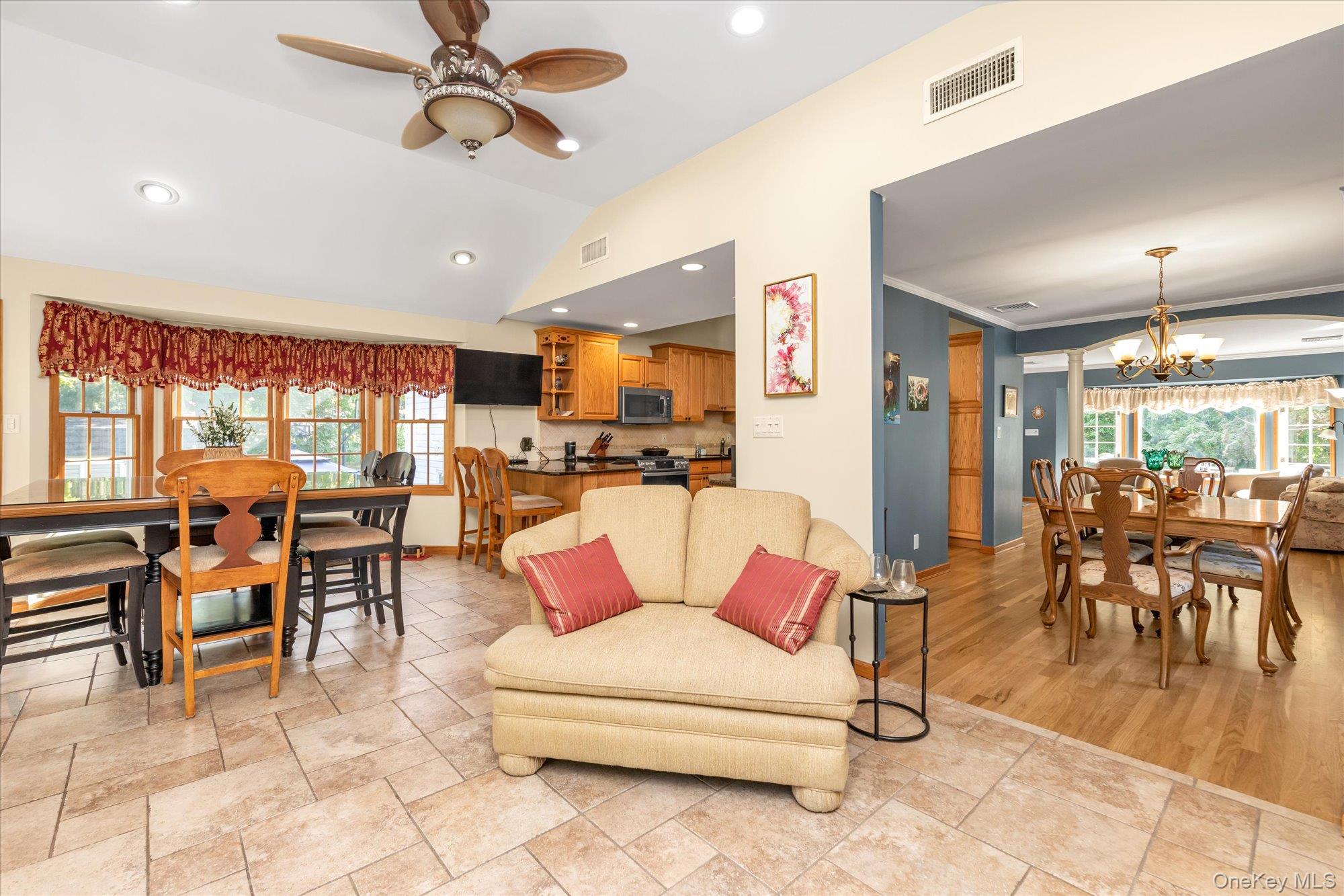 84 Lake Road, Greenlawn, NY 11740