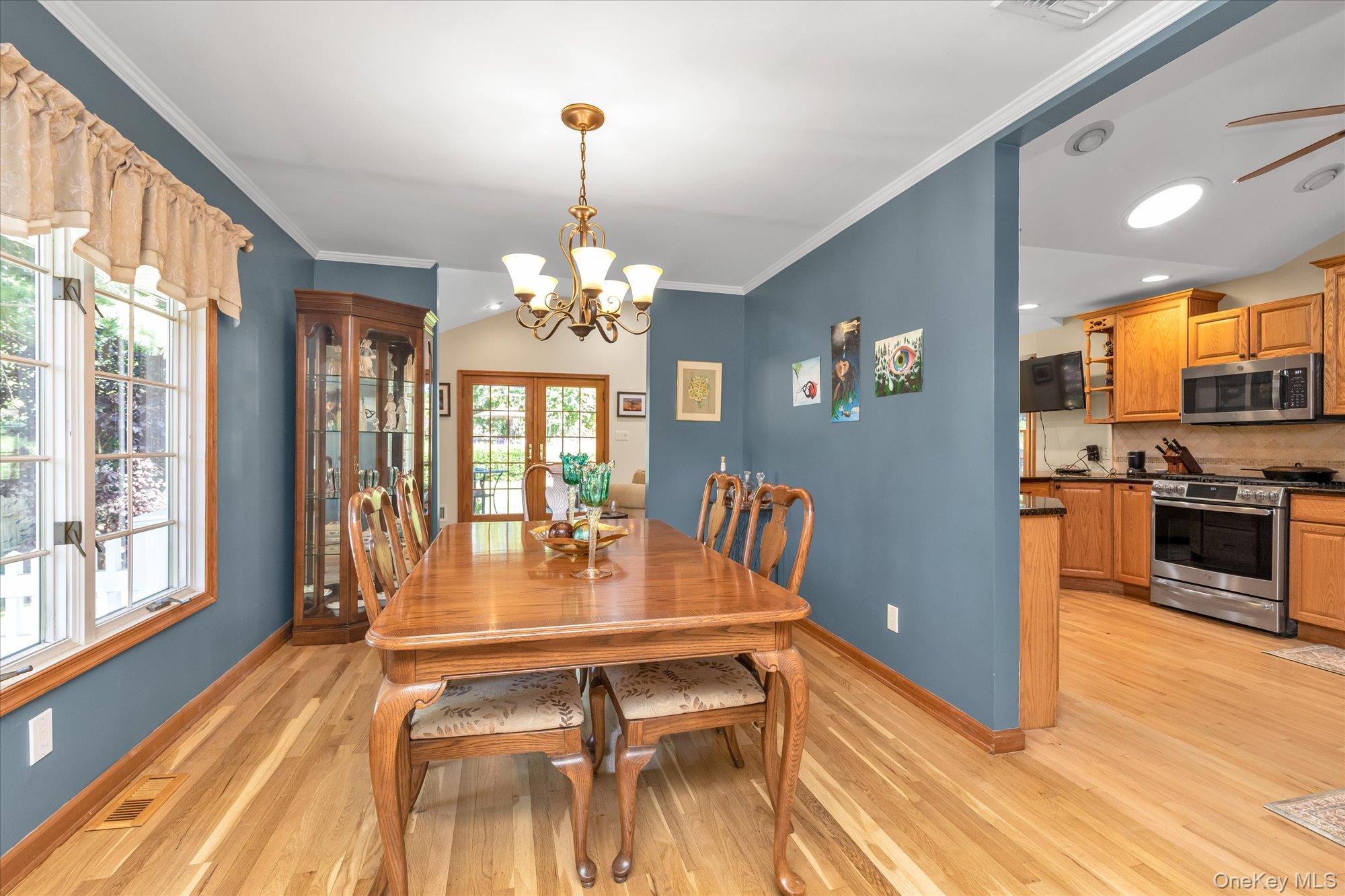 84 Lake Road, Greenlawn, NY 11740