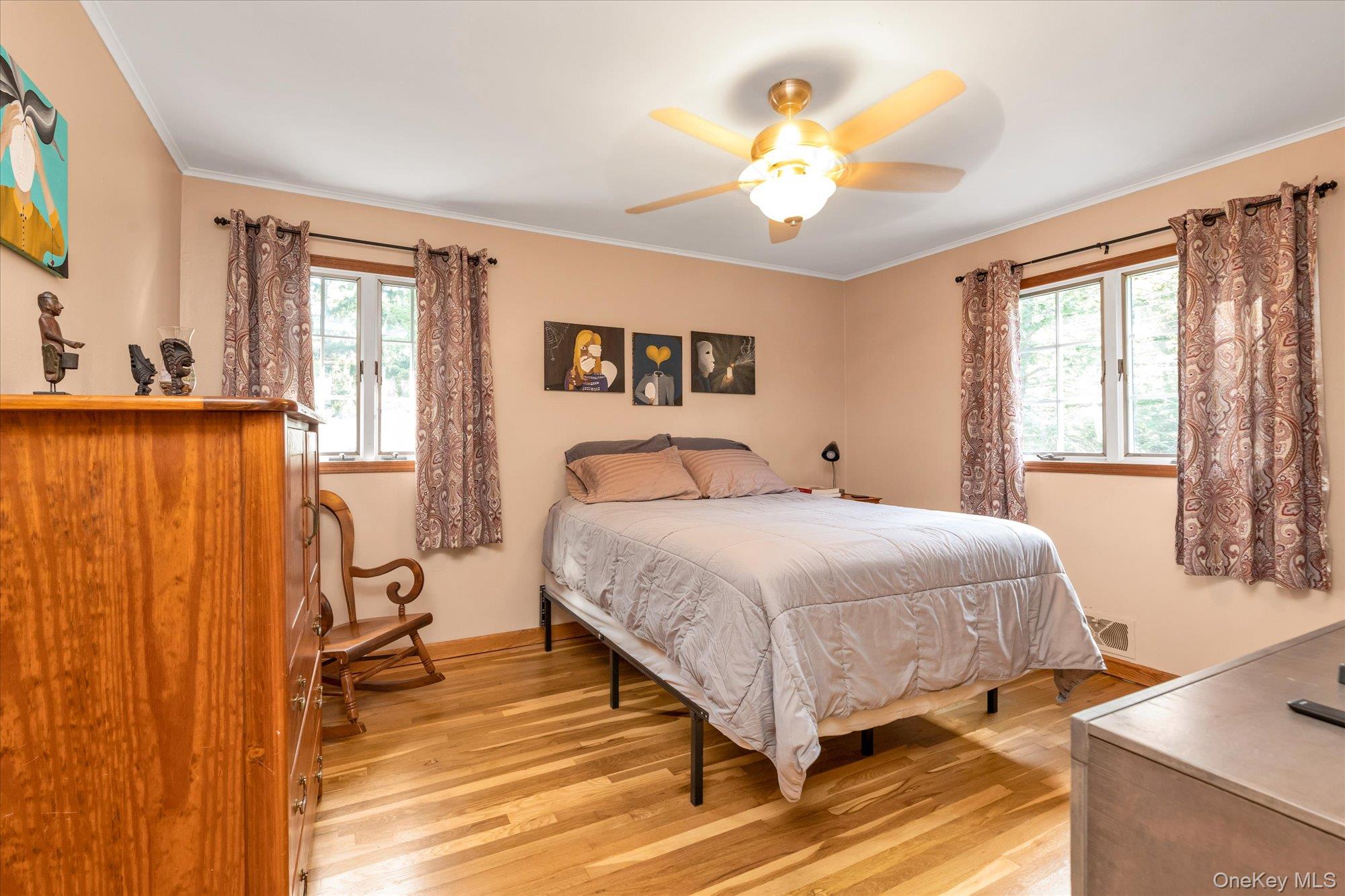 84 Lake Road, Greenlawn, NY 11740