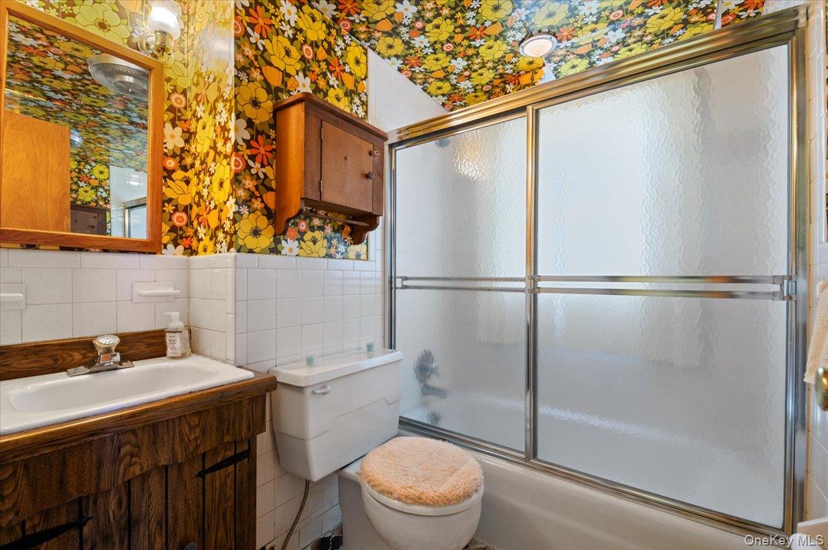 34 Audrey Avenue, Plainview, NY 11803