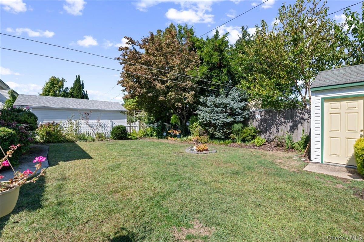 34 Audrey Avenue, Plainview, NY 11803