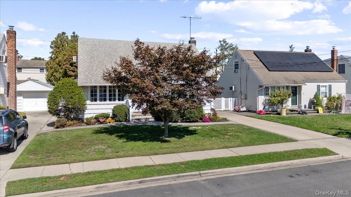 34 Audrey Avenue, Plainview, NY 11803