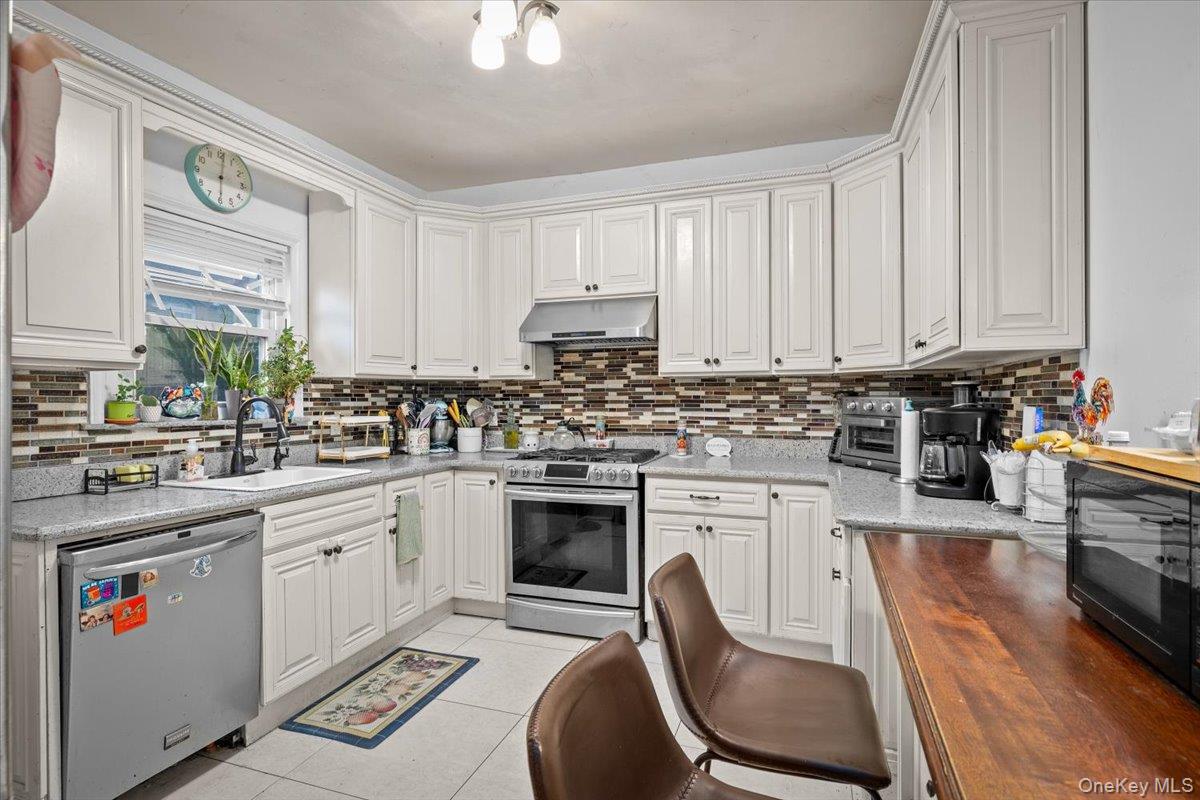 15427 11th Avenue, Whitestone, NY 11357